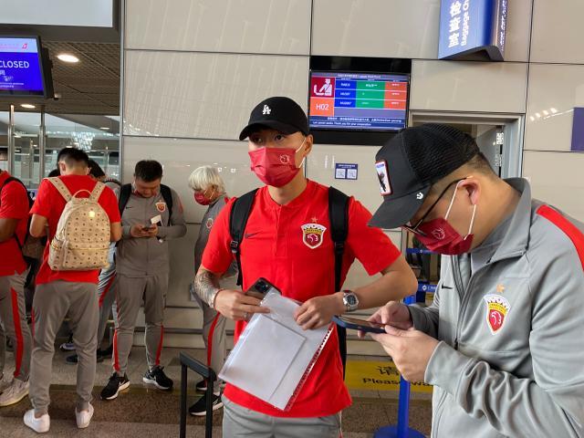 世界杯官方直播客户端-海港出征亚冠携20名球员仅一门将 傅欢有望任队长
